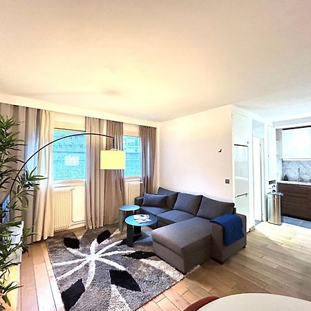 פריז Big Apartment Eiffel Tower View מראה חיצוני תמונה